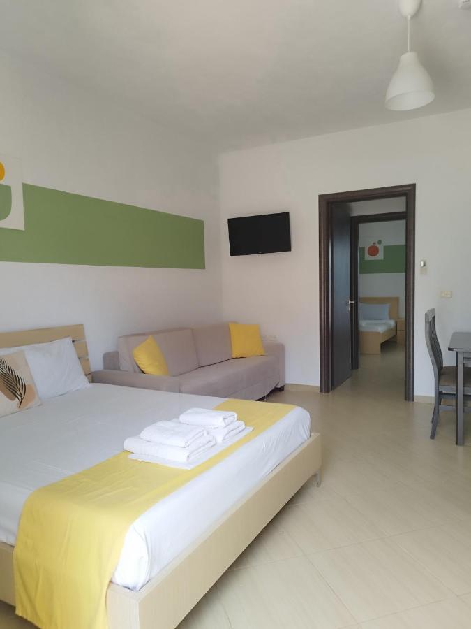 Iris Apartment *
