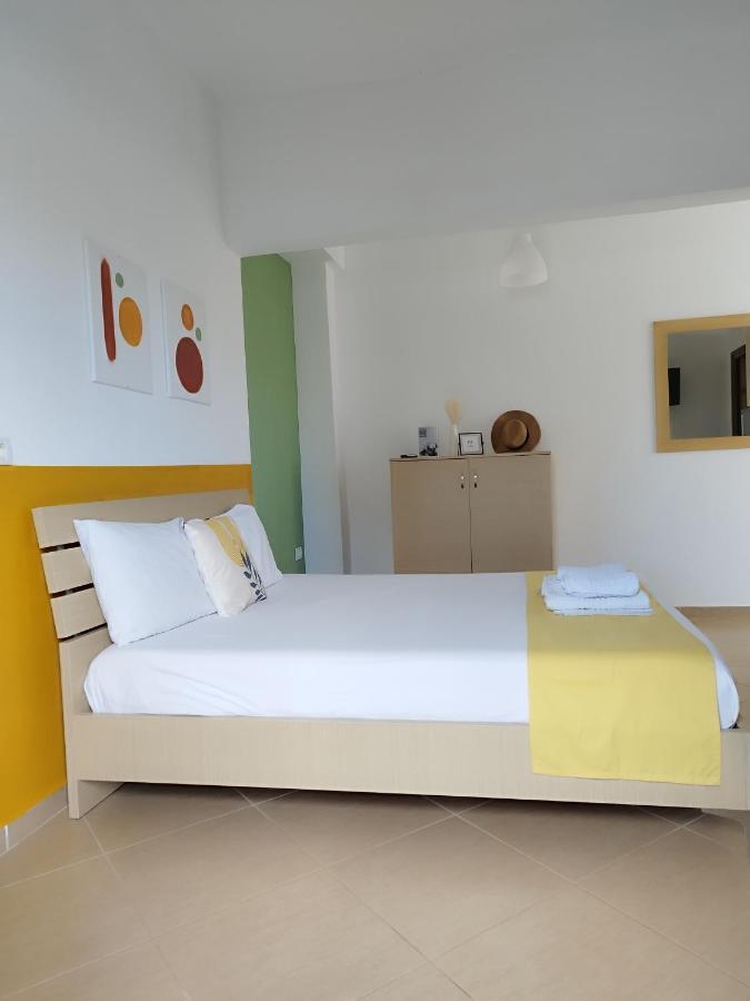Iris Apartment *