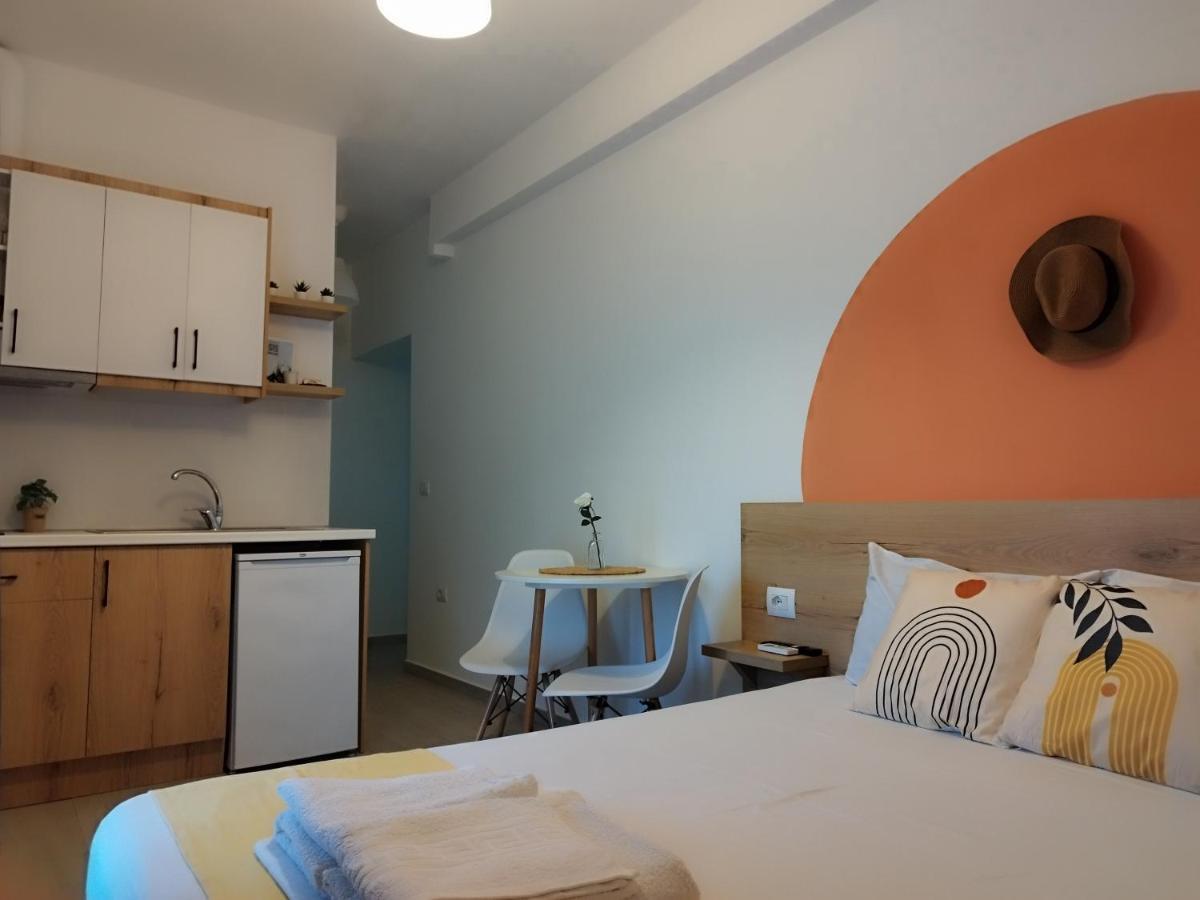 Iris Apartment *